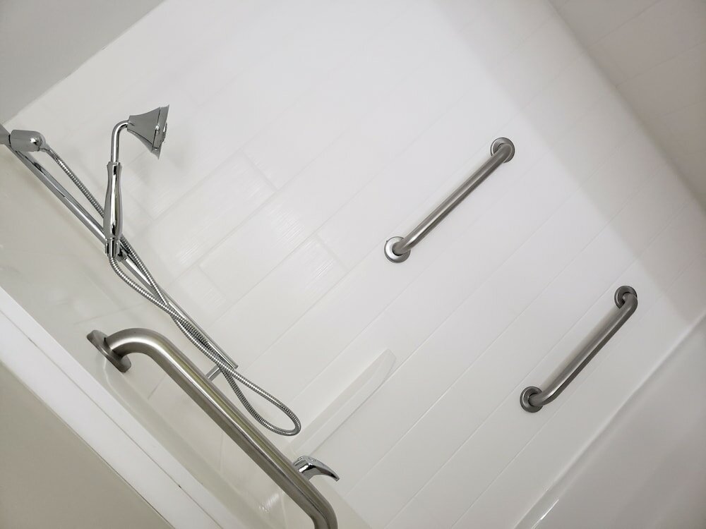 Фото Holiday Inn Express & Suites Raleigh Ne - Medical Ctr Area, an Ihg Hotel