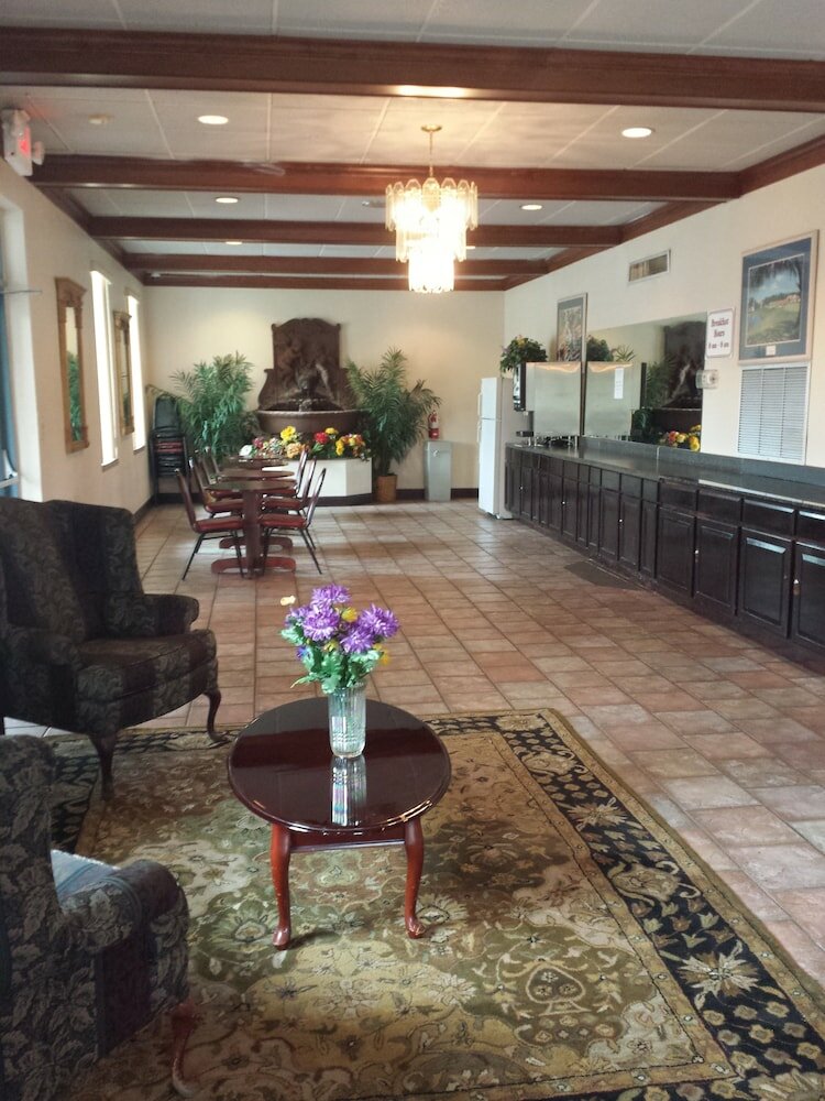 Фото Garden Inn & Suites