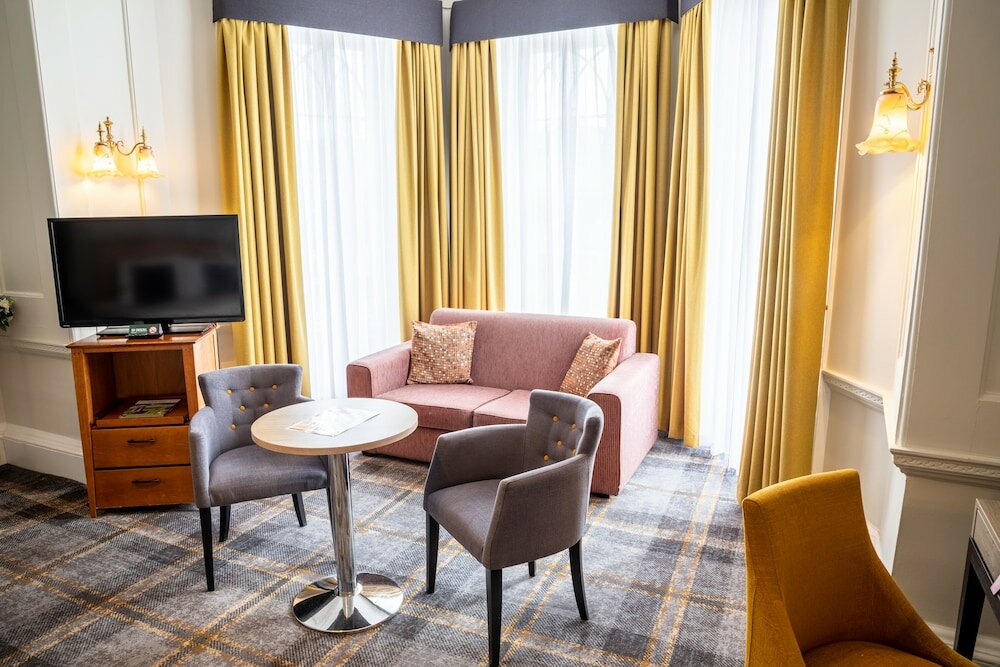 Фото Arnos Manor Hotel