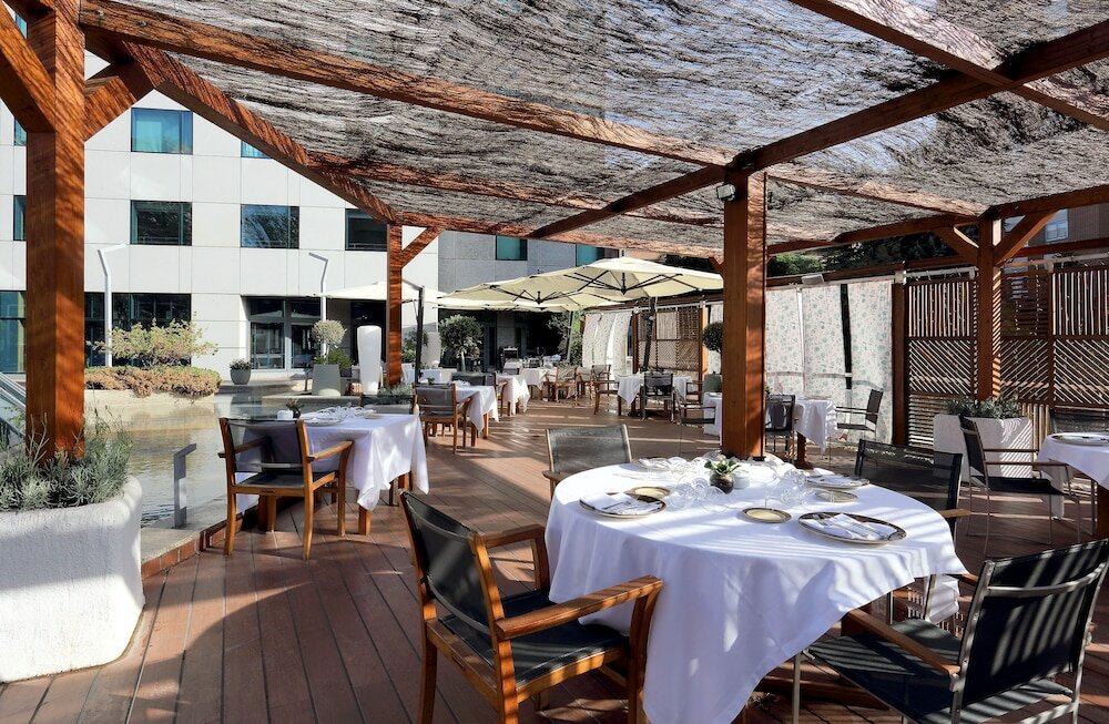 Фото Eurostars Suites Mirasierra