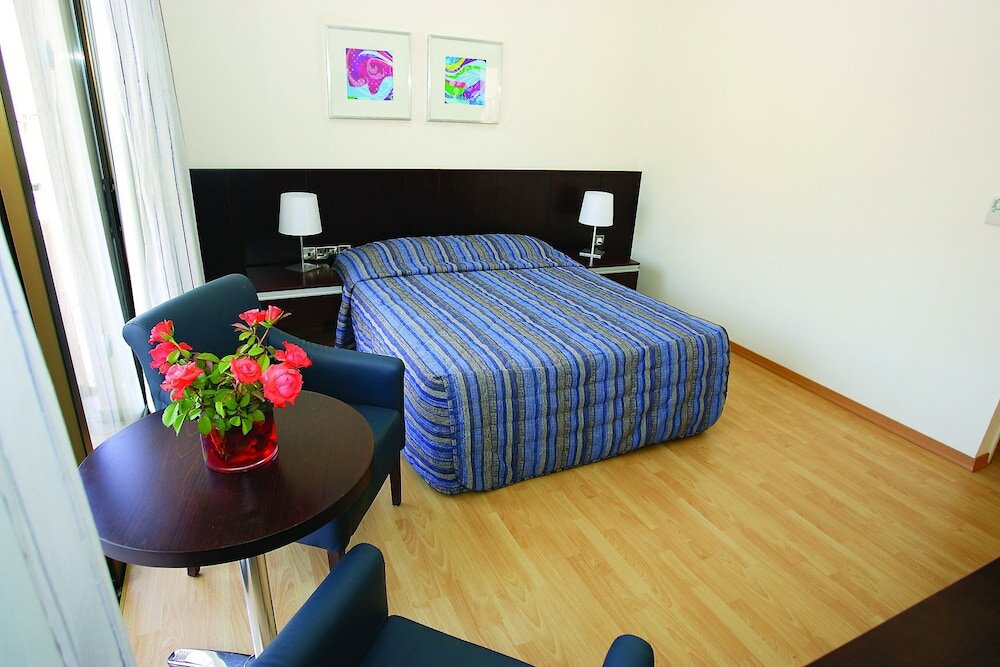 Фото Crown Resorts Henipa