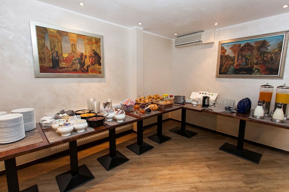 Фото Boutique 003 Koln am Dom