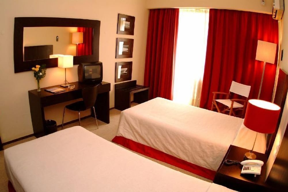 Фото Carcavelos Beach Hotel