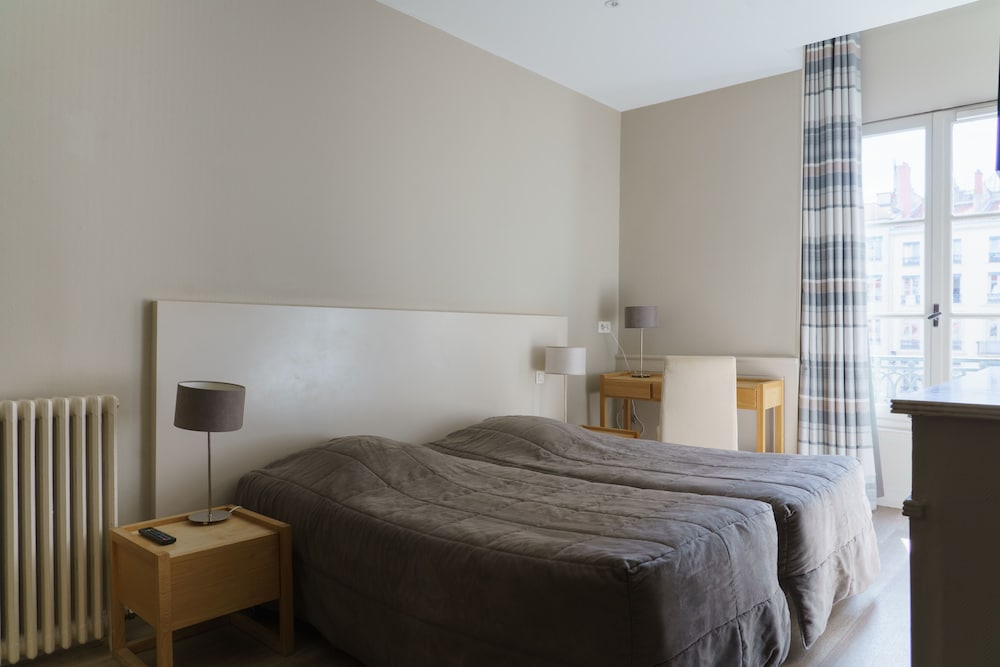 Фото Hotel du Theatre