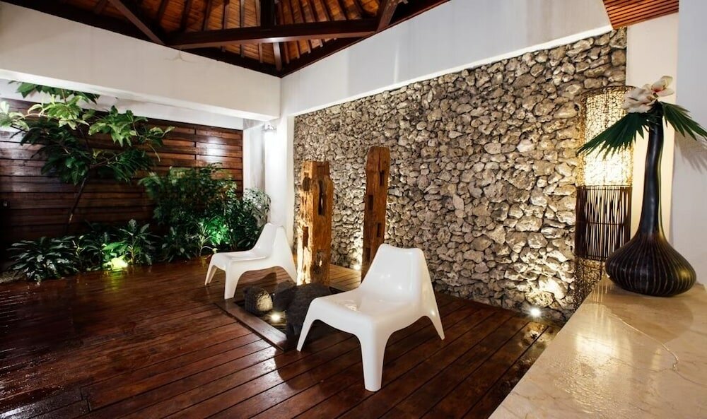 Фото Moonshy Boutique Motel