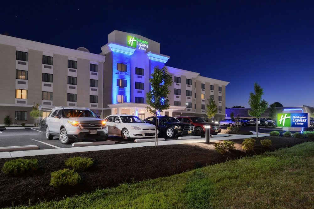 Фото Holiday Inn Express & Suites West Ocean City, an Ihg Hotel