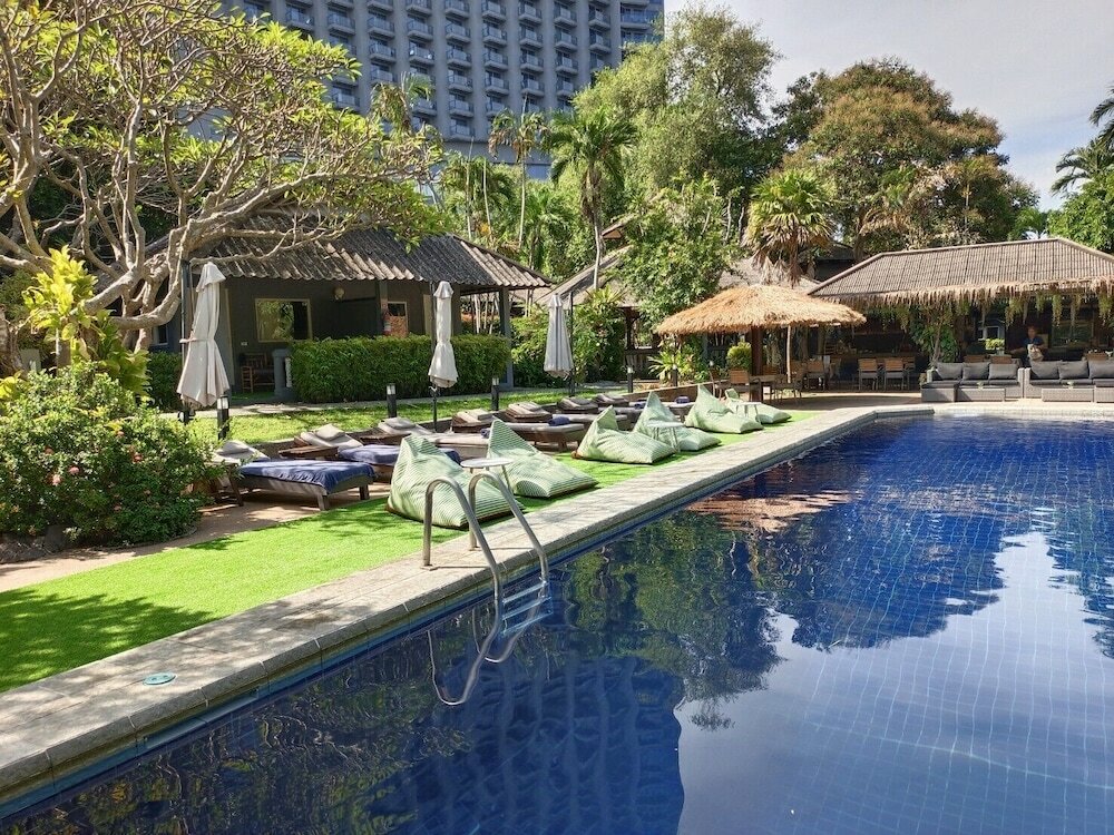 Фото Let's Hyde Pattaya Resort & Villas