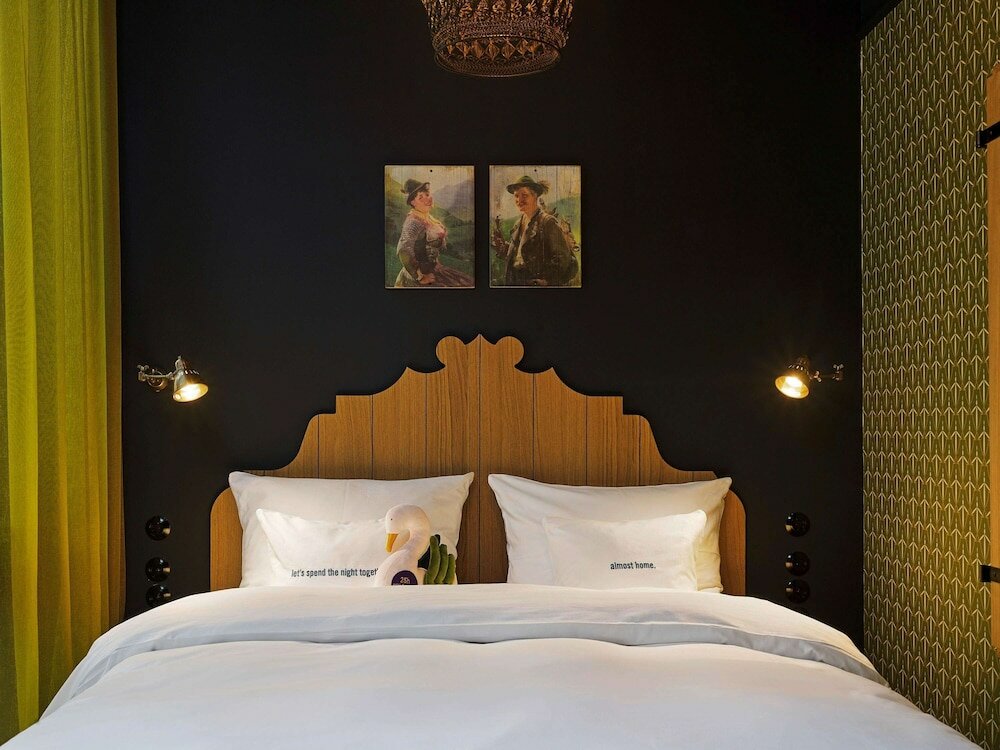 Фото 25hours Hotel The Royal Bavarian