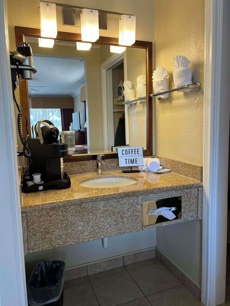 Фото Best Western Tradewinds