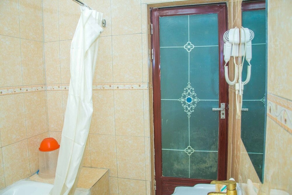 Фото Royal Crest Hotel & Suites