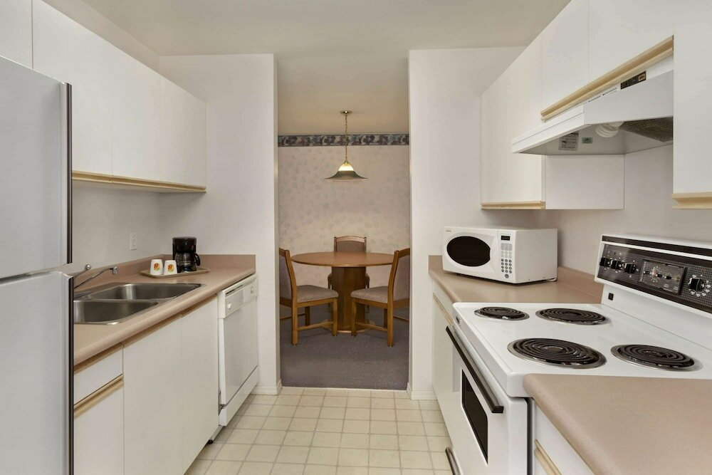 Фото Super 8 by Wyndham West Kelowna BC