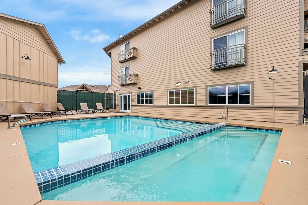 Фото Best Western Rocky Mountain Lodge