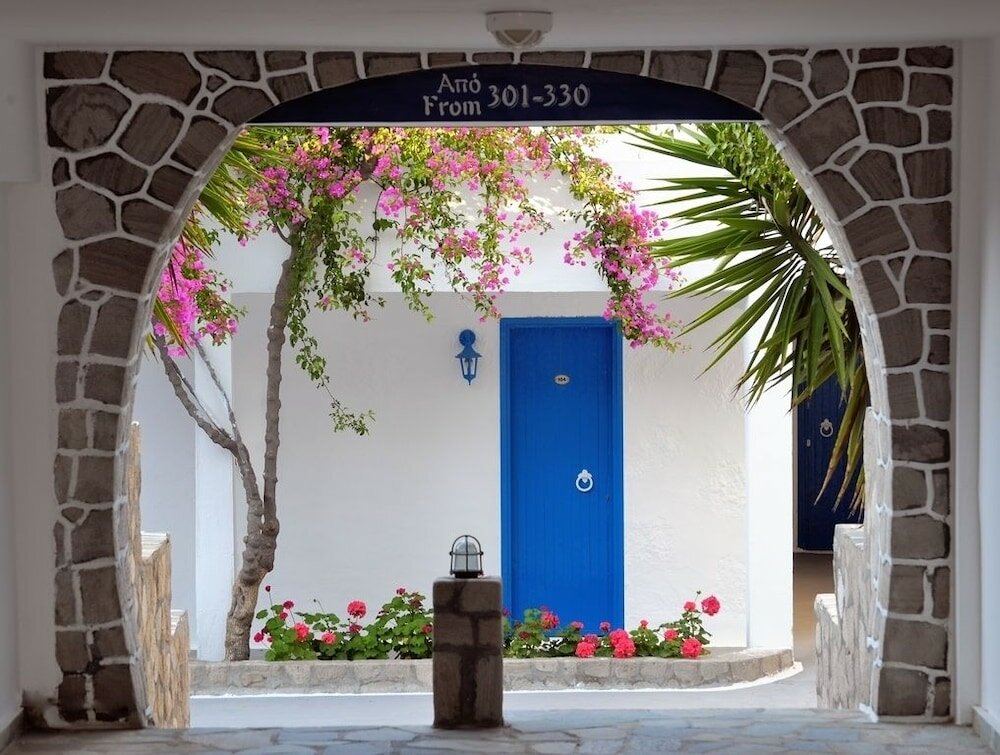 Фото отеля 2