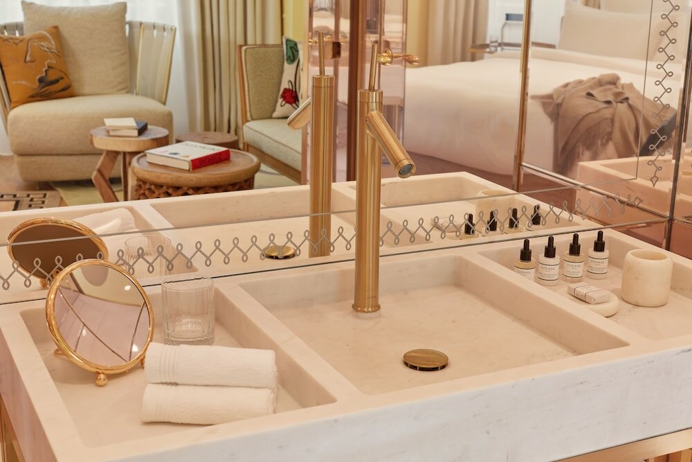 Фото 9Confidentiel