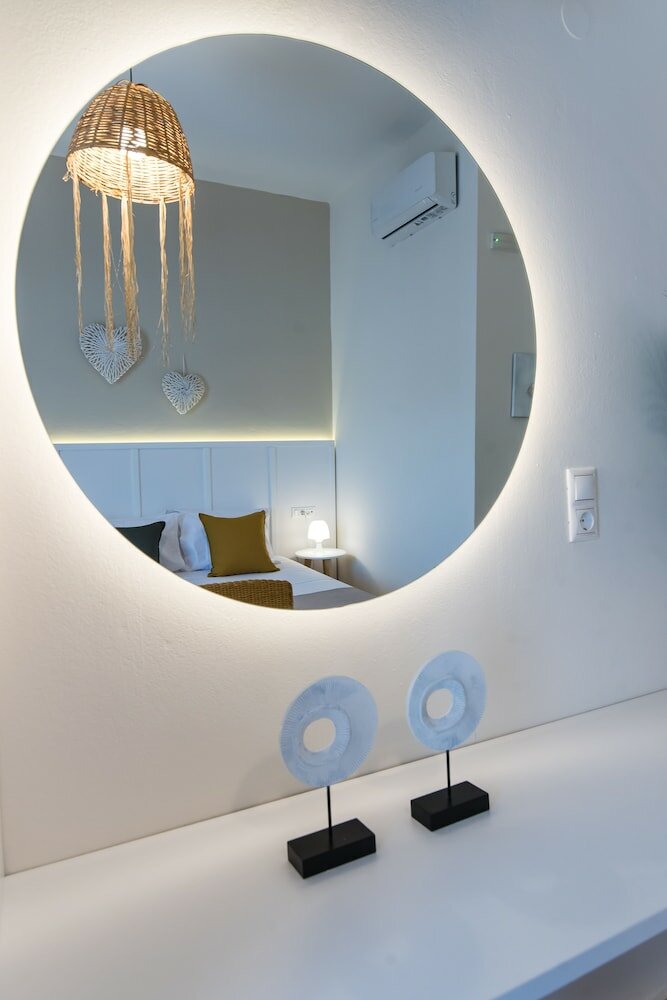 Фото Mirage Studios