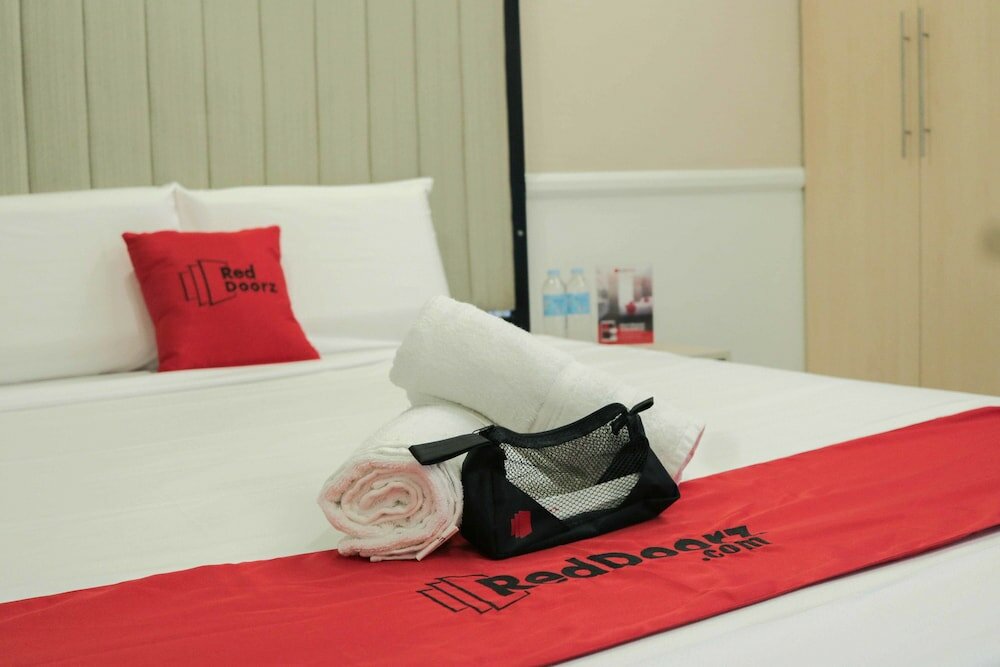 Фото RedDoorz Premium @ Wireless Mandaue Cebu