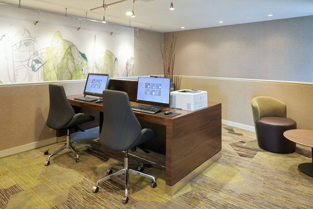 Фото Courtyard by Marriott Chicago Wood Dale