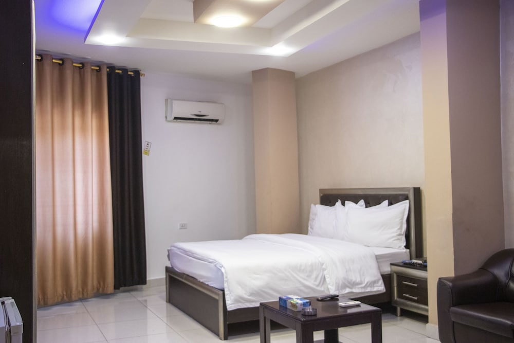 Фото Sara Crown Hotel