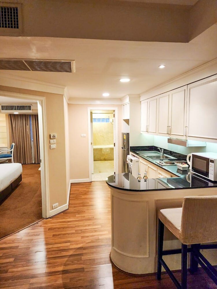 Фото Kingston Suites Bangkok