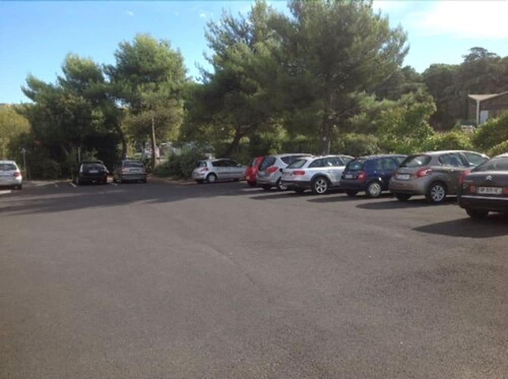 Фото The Originals Montpellier Sud Le Mas de Grille