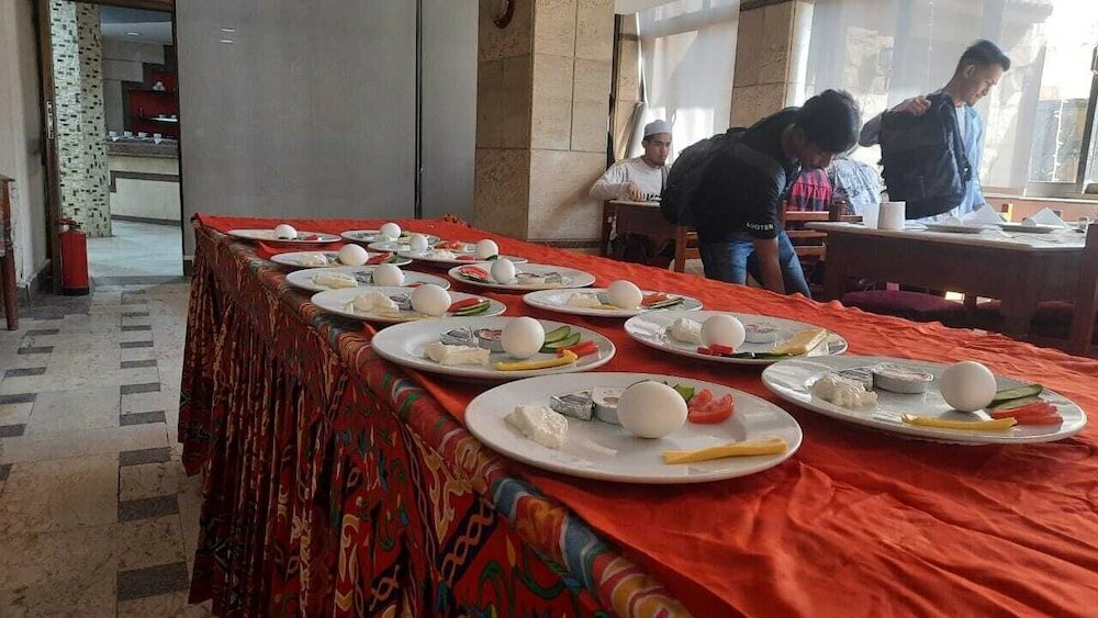 Фото Karnak Hotel