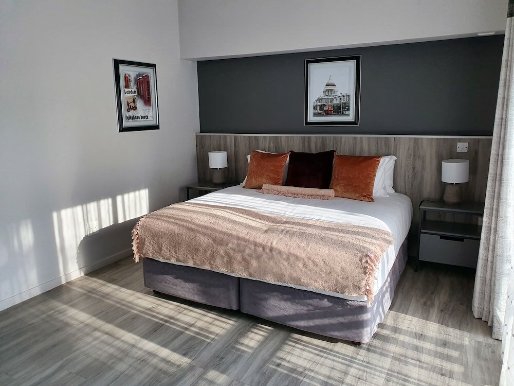 Фото La Orchard Hotel