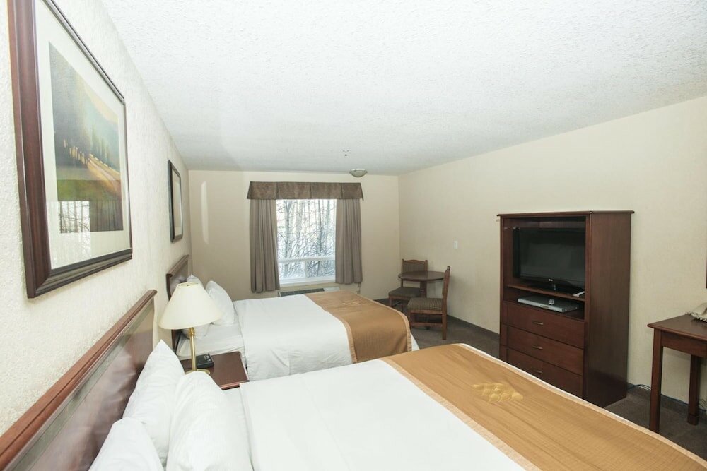 Фото Lakeview Inns & Suites - Chetwynd