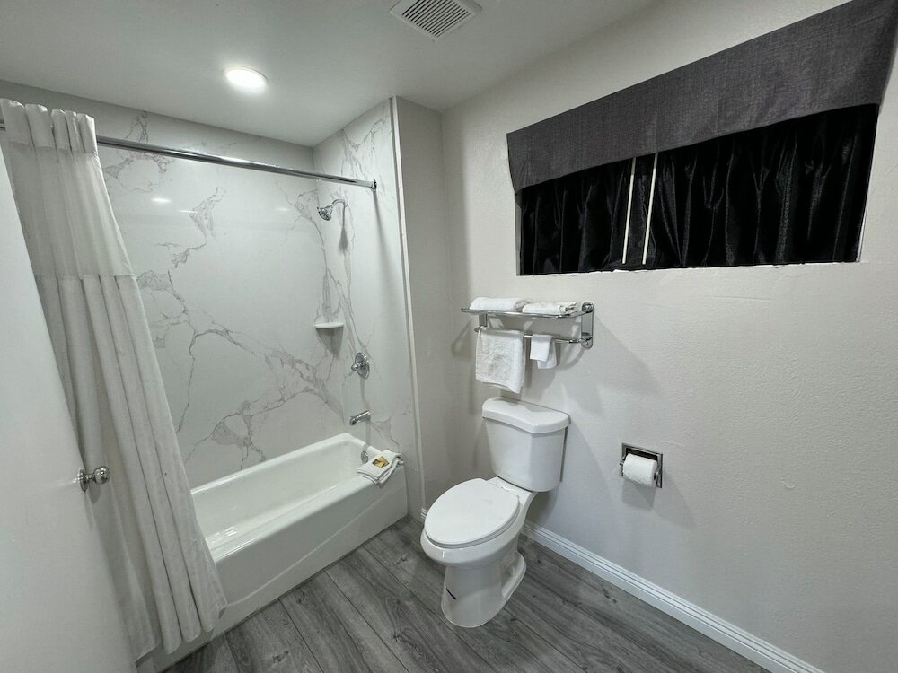 Фото Five Star Inn West Covina