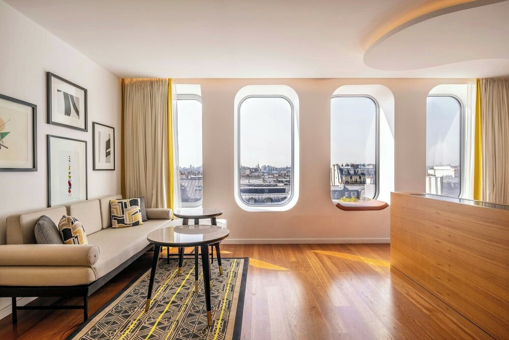 Фото Renaissance Paris Republique Hotel