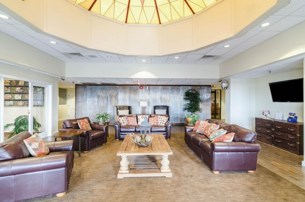 Фото Quality Inn & Suites