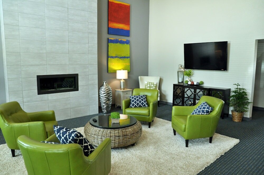 Фото Brookstone Lodge & Suites