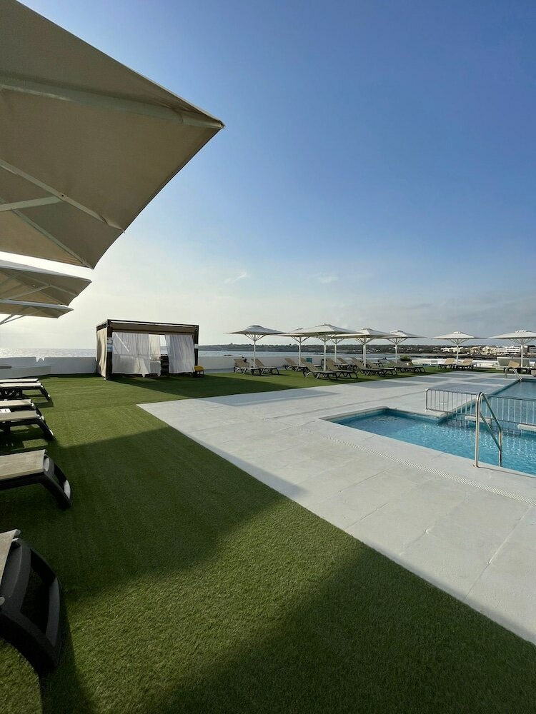 Фото Hotel Roca Bella