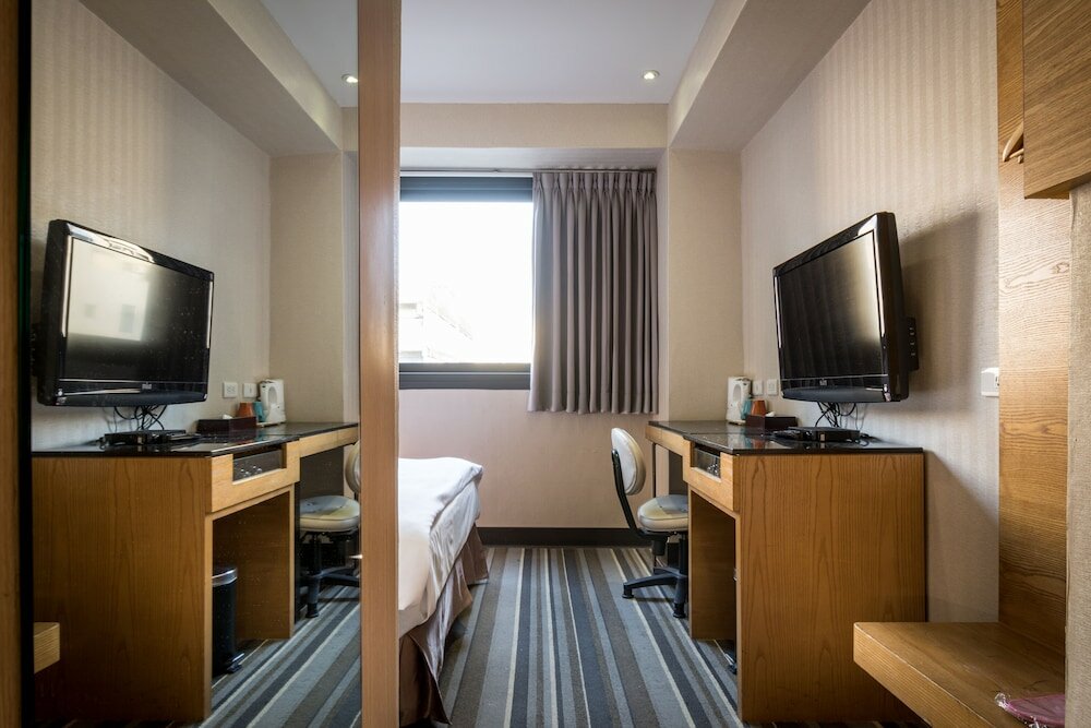 Фото Country Garden Hotel