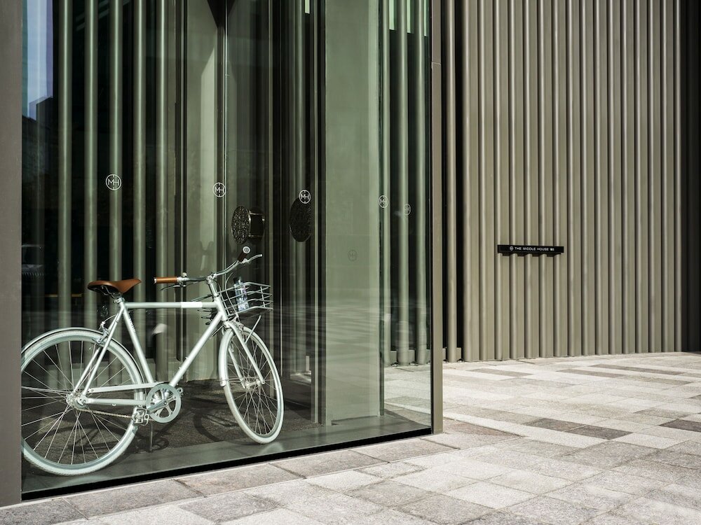 Фото The Middle House