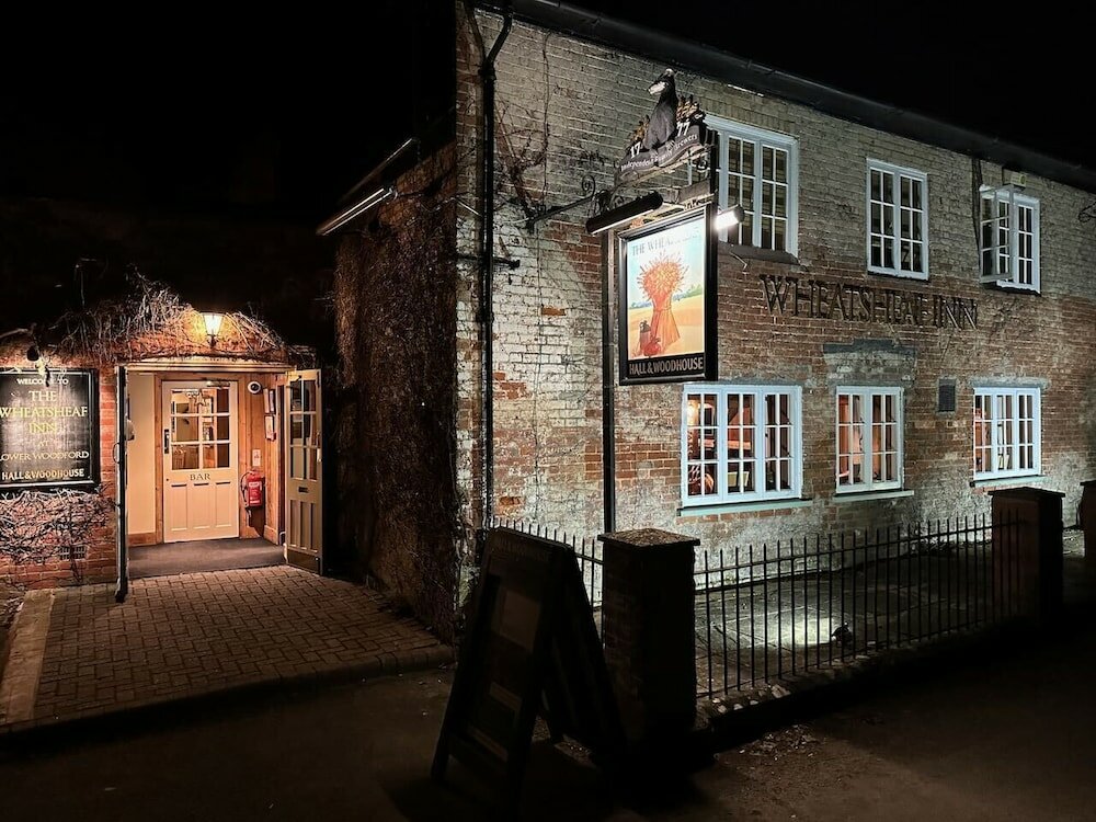 Фото Stonehenge Cottages