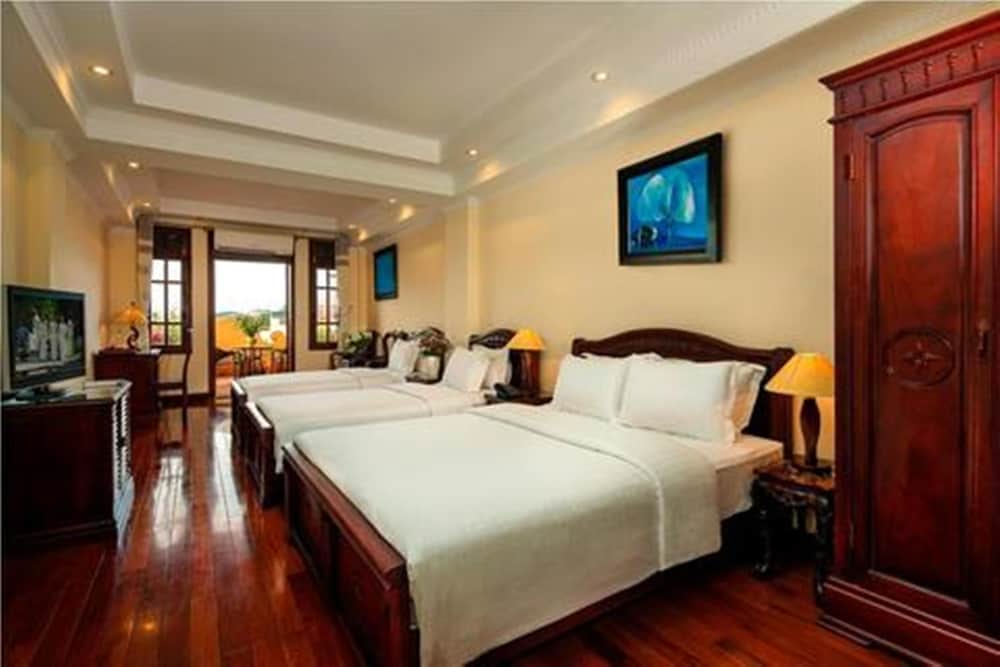 Фото Lucky 3 Hotel & Travel