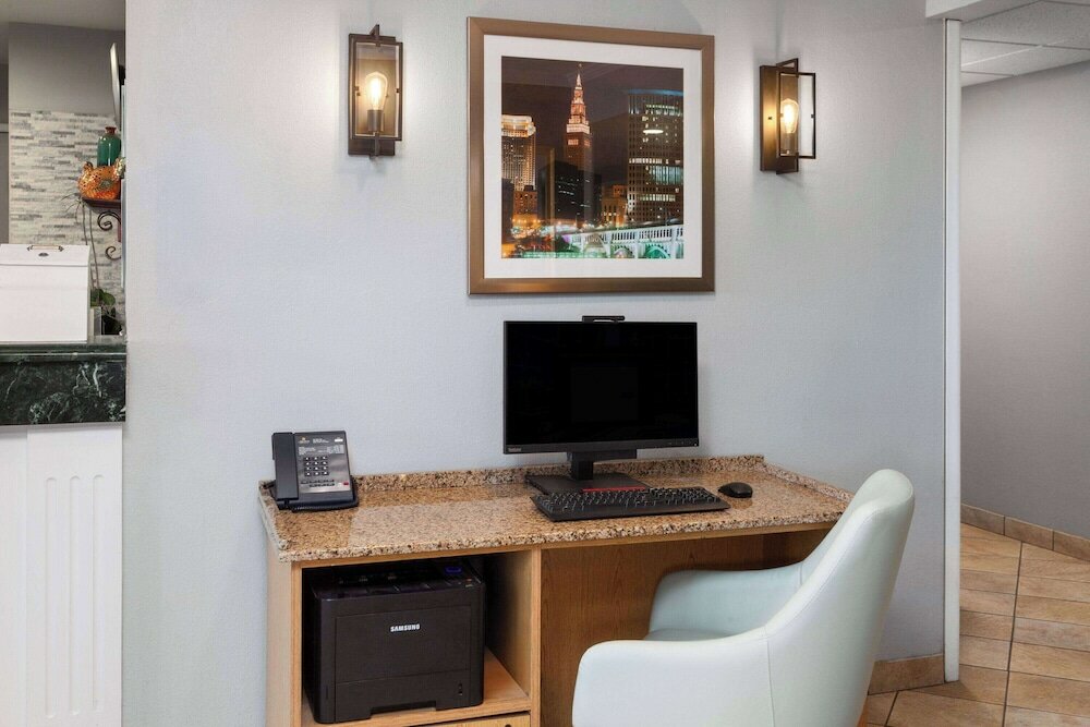 Фото La Quinta Inn by Wyndham Cleveland Independence