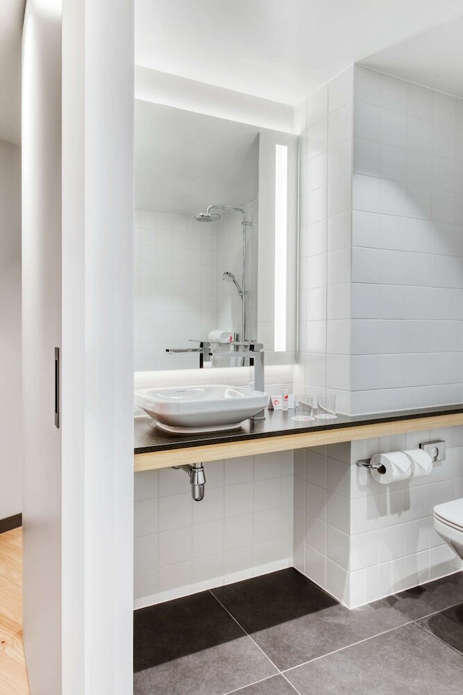 Фото IntercityHotel Hannover Hauptbahnhof Ost