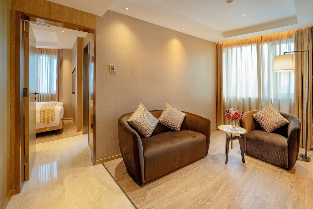 Фото Grand Dragon Hotel