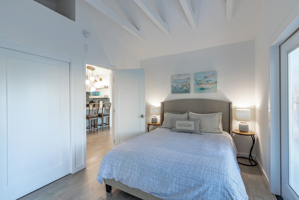 Фото Marbella Lane Pedro Point Beach House with Hot Tub