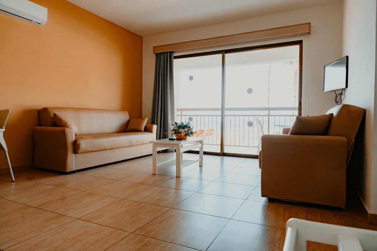 Фото Penelope Beach Hotel Apts