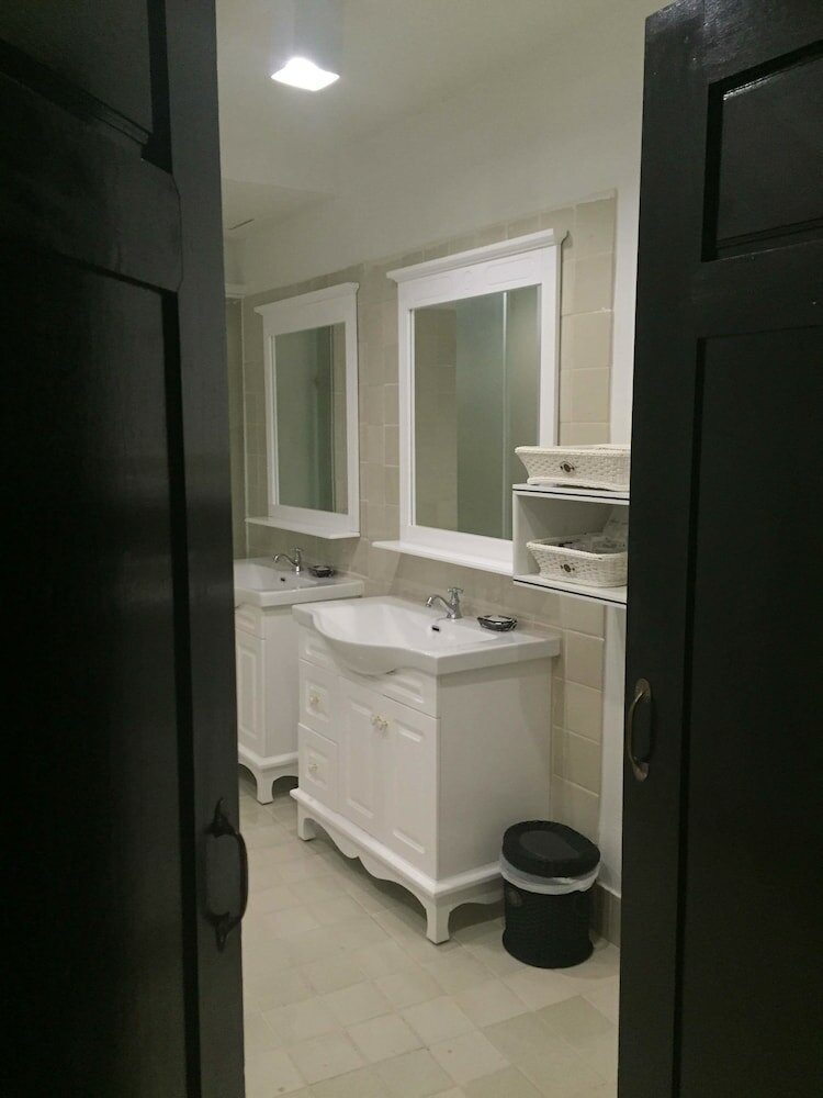 Фото 99 The Gallery Hotel