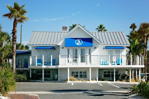 Внешний вид отеля Inn on the Beach в Сент-Пит-Бич, фото 1