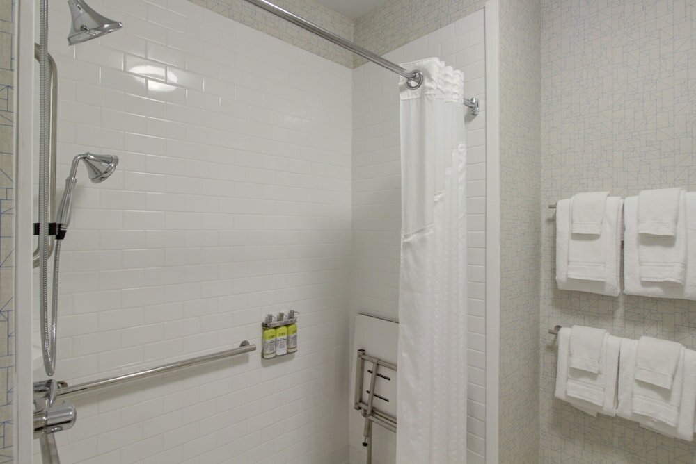 Фото Holiday Inn Express Fort Walton Beach Central, an Ihg Hotel