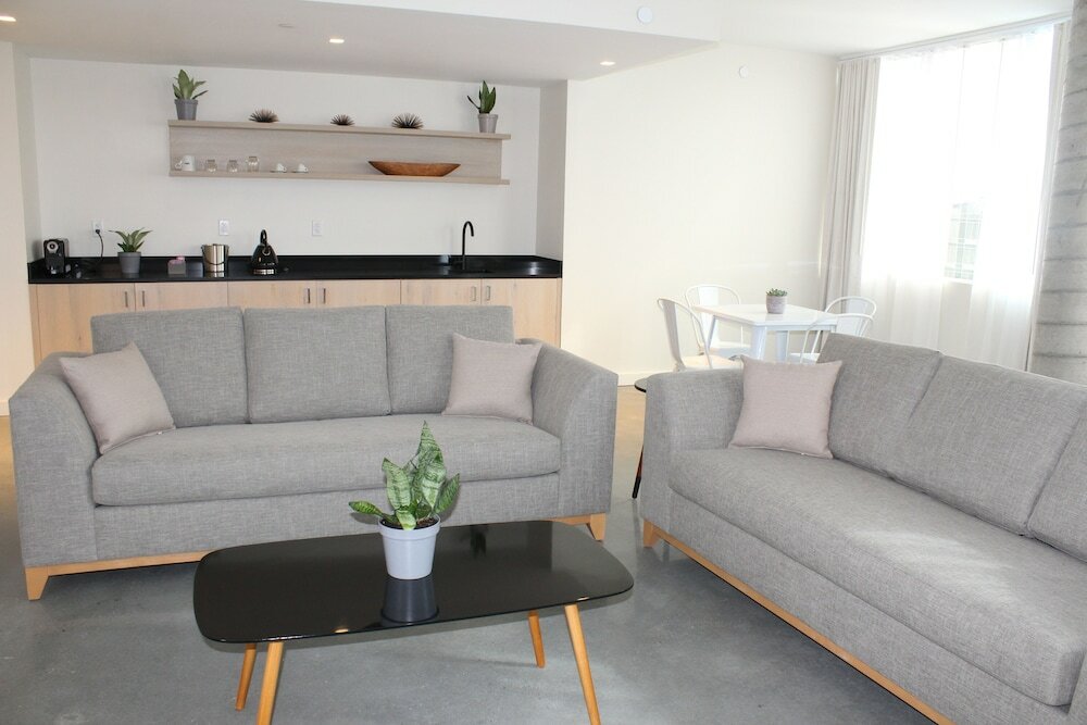 Фото The Preston House & Hotel