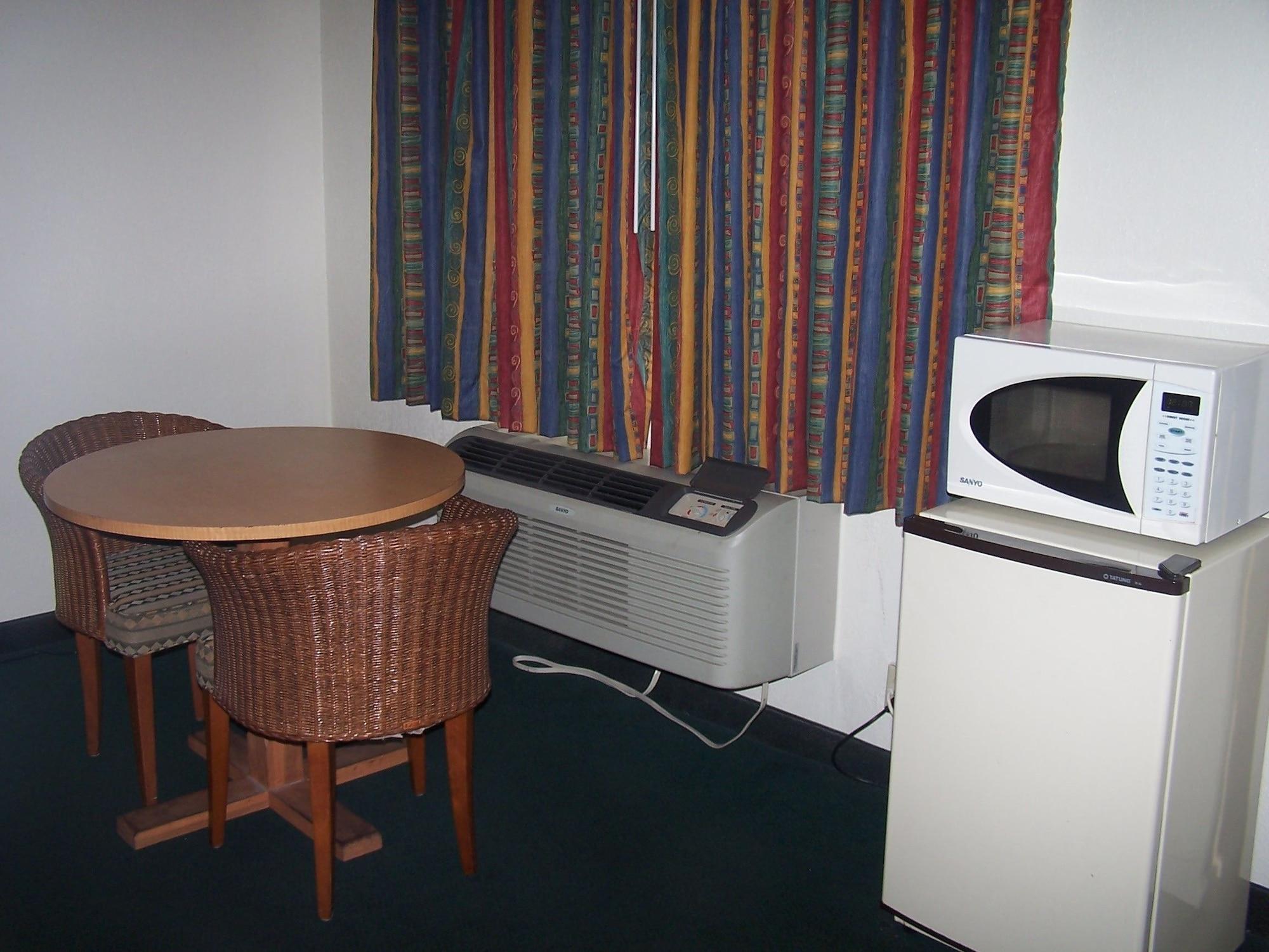 Фото American Inn & Suites