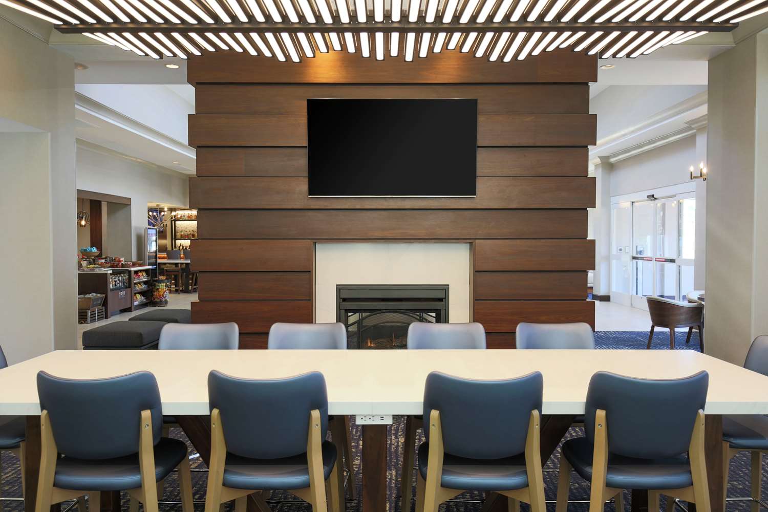 Фото Hilton Garden Inn Melville