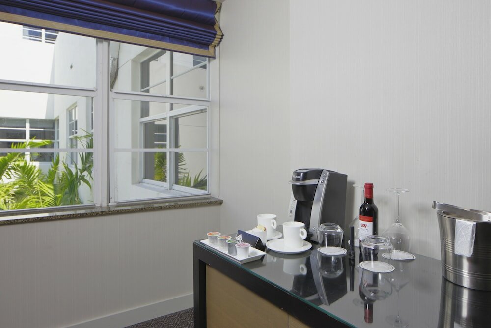 Фото Hotel Breakwater South Beach