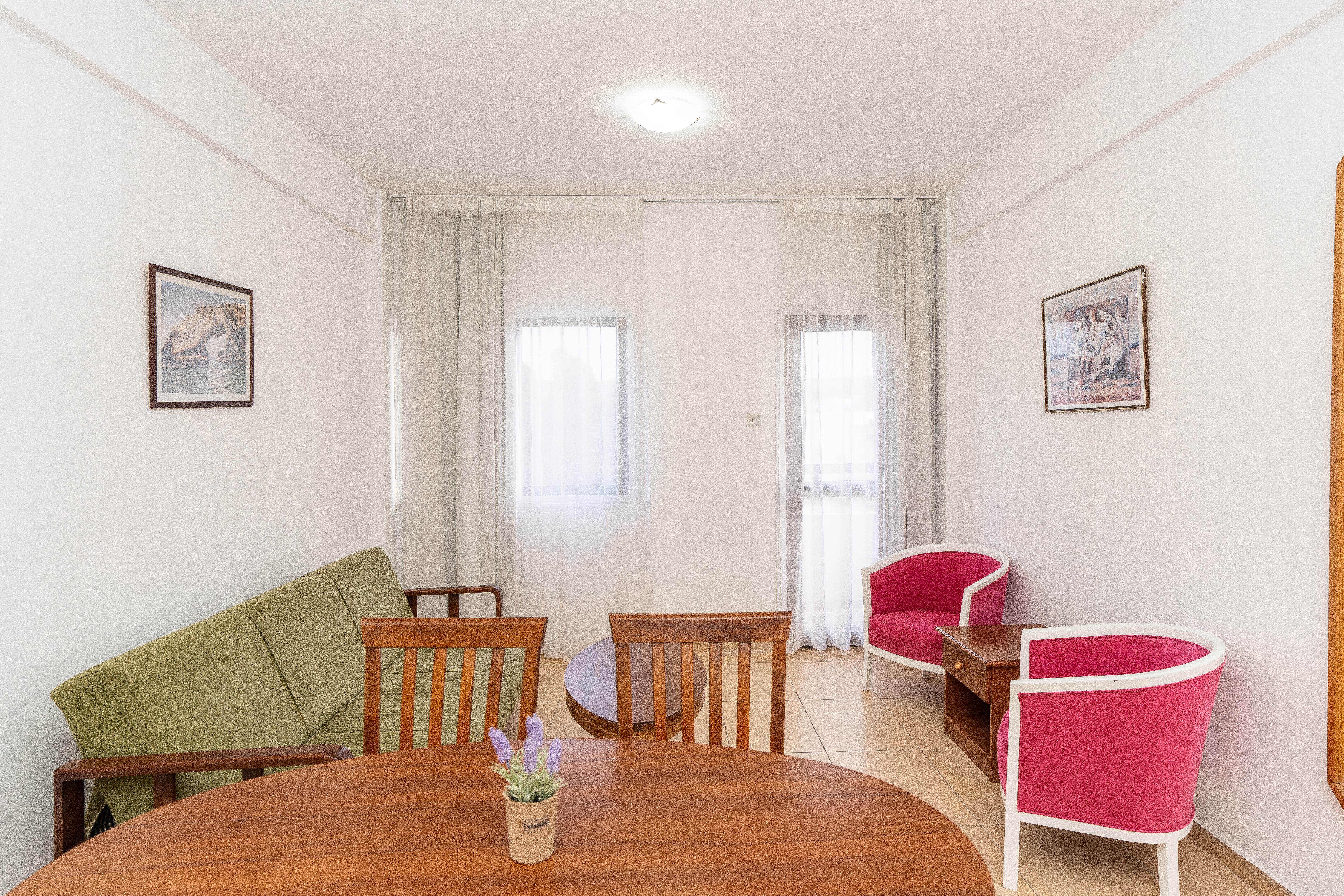 Фото Flora Hotel Apartments