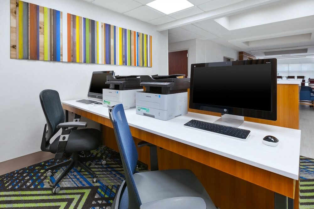 Фото Holiday Inn Express Hotel & Suites Dayton South Franklin, an Ihg Hotel